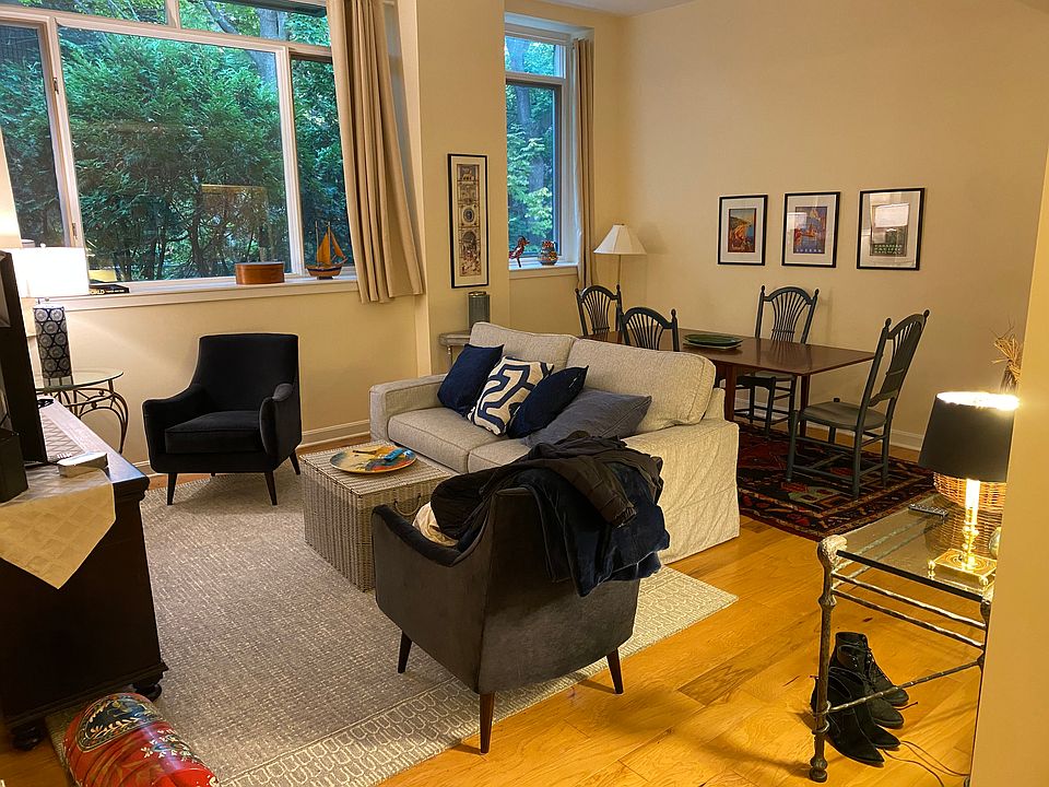living room dining area