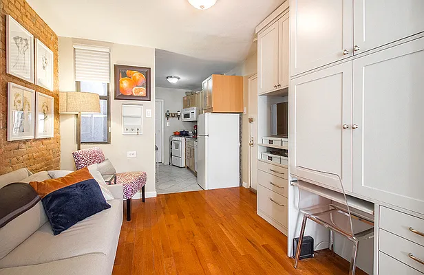 Rented by Compass | media 19