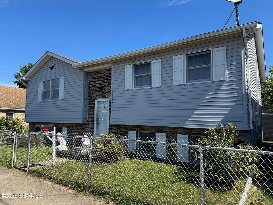 1st image of 318 N Oak St