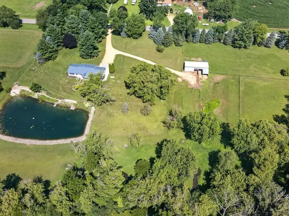 3817 S Carvers Rock ROAD, Avalon, WI 53505