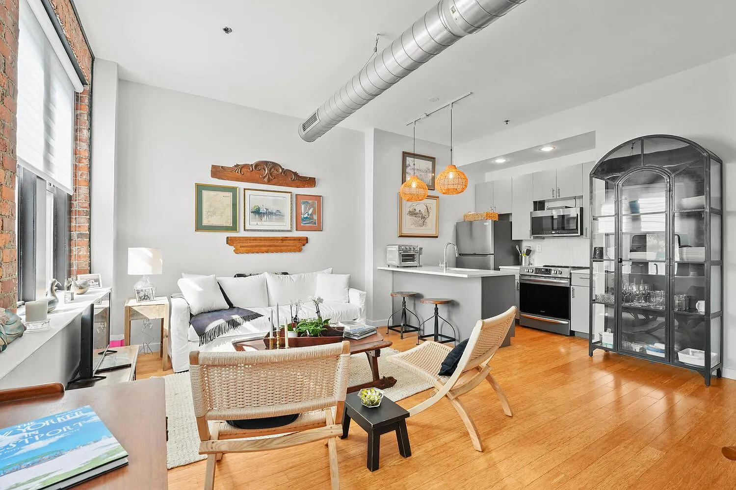 881 Lafayette Blvd — Photo 1