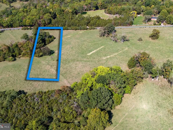 9 Egypt Bend Rd, Luray, VA 22835