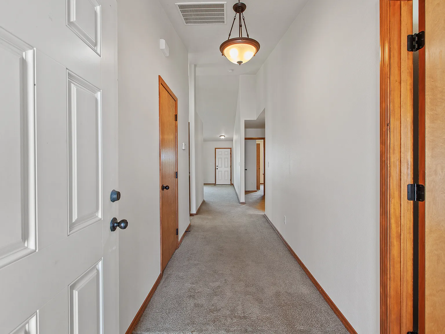 3 bed, 1500 sqft, $2,250 — Photo 3