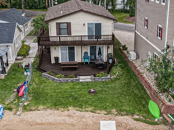 67570 95th Ave, Dowagiac, MI 49047