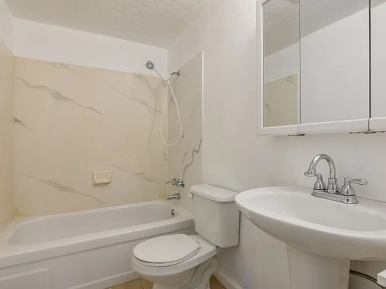 2523 S Lakecrest Dr — Photo 12