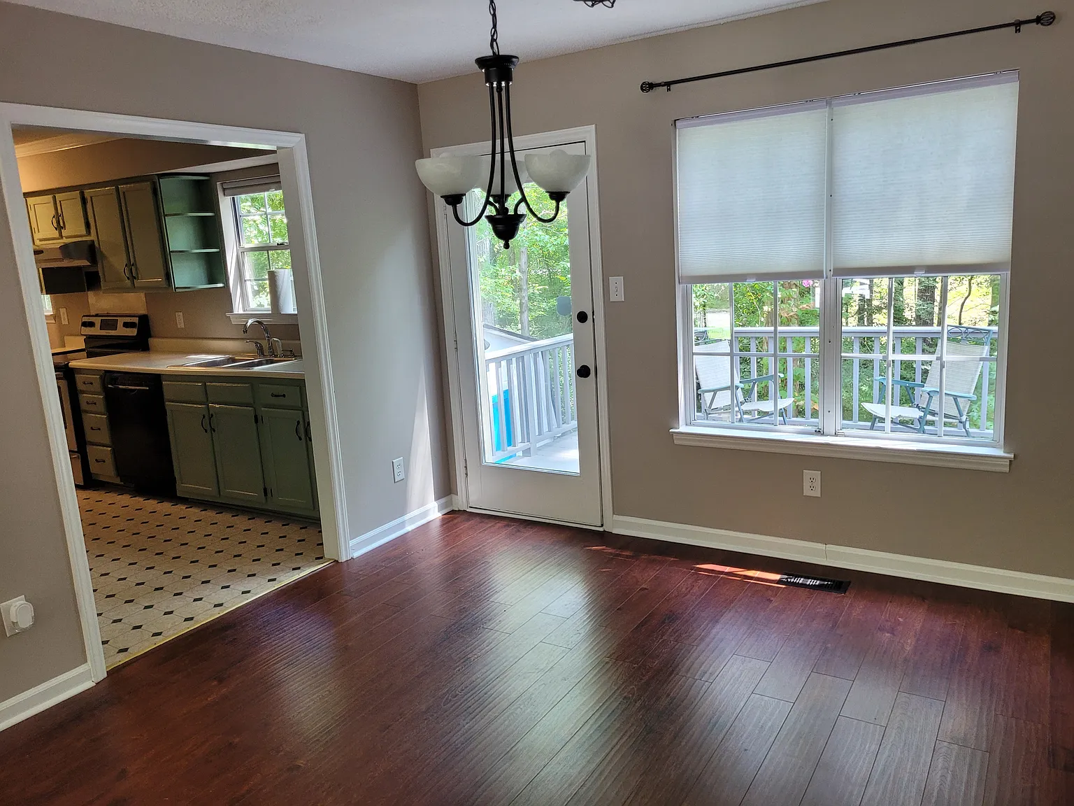 4212 Bluffs Ln — Photo 3