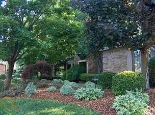 38700 Yale Ct, Northville, MI