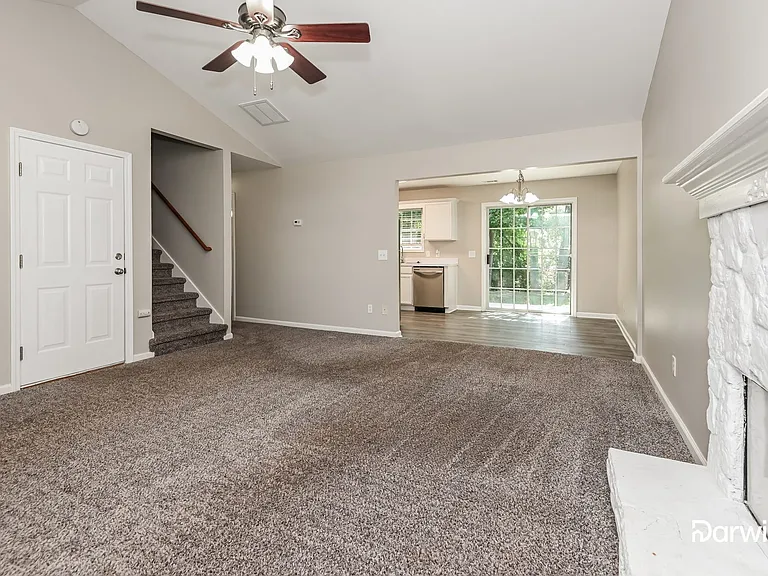 64 Maple Hill Dr — Photo 4