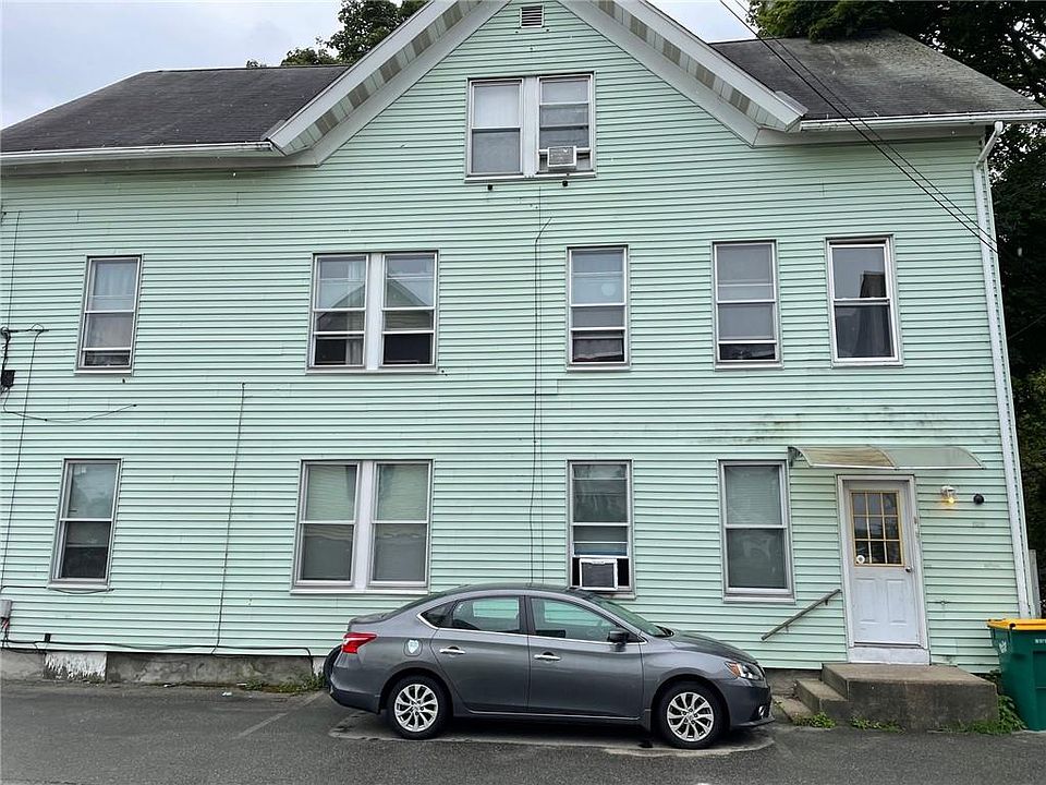 2527 Providence St, Woonsocket, RI 02895 Zillow