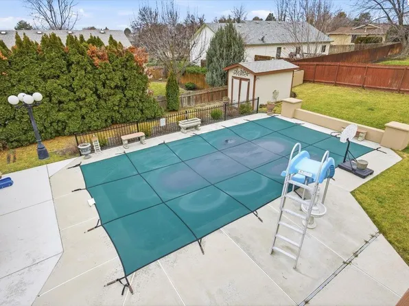 4406 Sahara Dr, Pasco, WA 99301