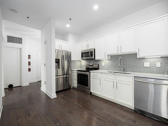 4th image of 825 N 4th St Unit 212