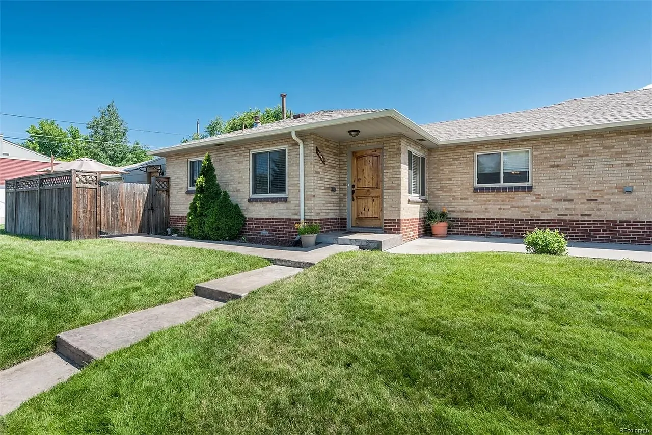 3 bed, 1100 sqft, $3,600 — Photo 1