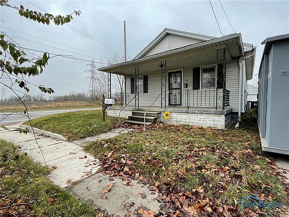 2nd image of 1766 Selkirk St