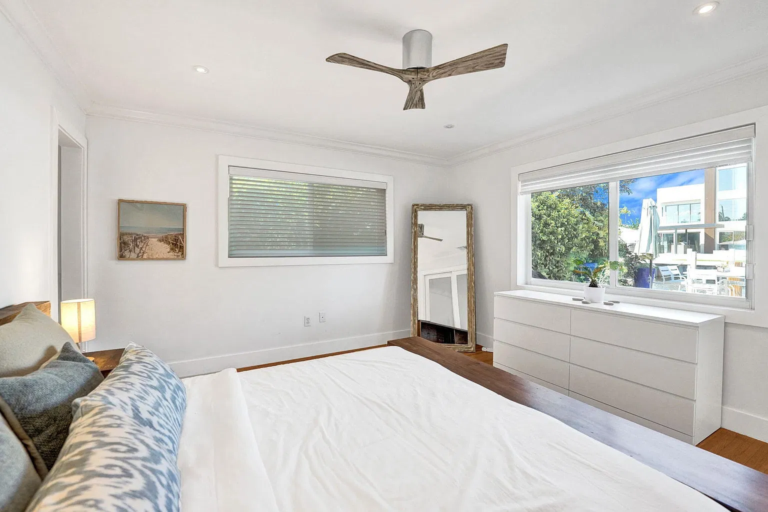 2225 NE 15th Ct — Photo 2