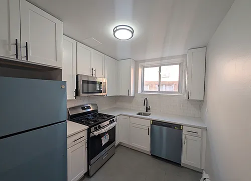 450 Lincoln Ave Photo 1