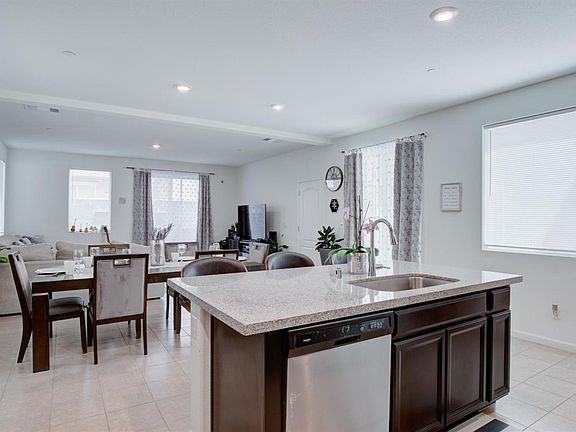5th image of 2372 Hanson Dr