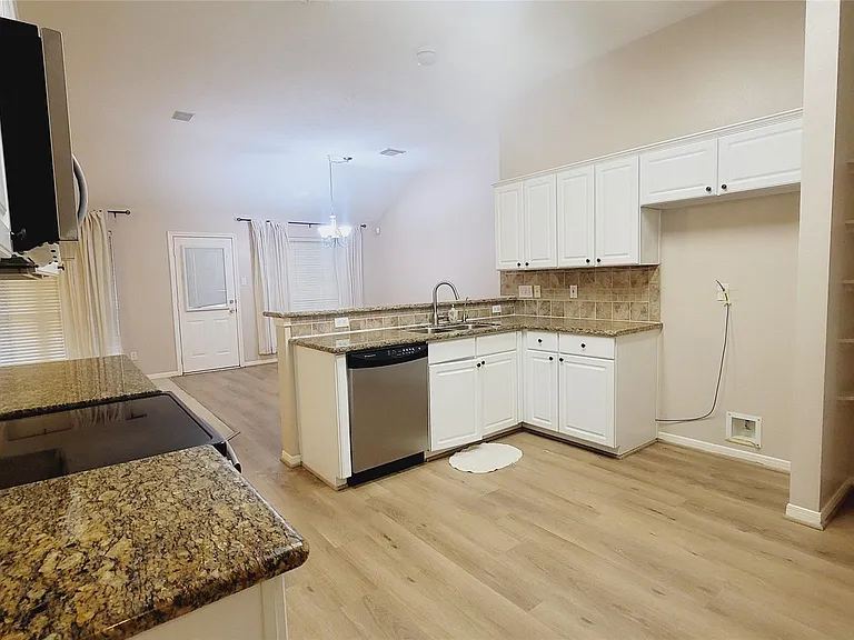 16215 Brinton Ct — Photo 8