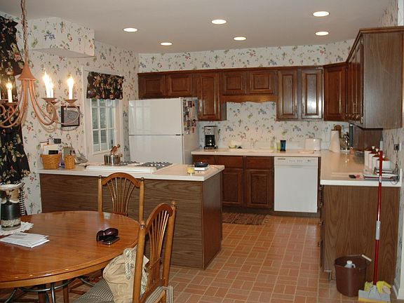 4th image of 3 W Noyes St