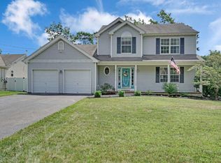 700 Buccaneer Ln, Manahawkin, NJ 08050