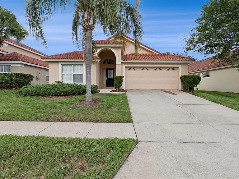 1346 Solana Cir — Photo 1