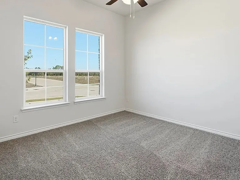 8428 Radiant St — Photo 15