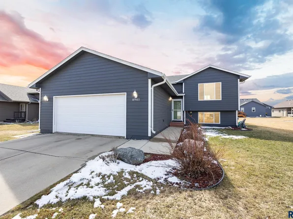 8901 W 18th St, Sioux Falls, SD 57106