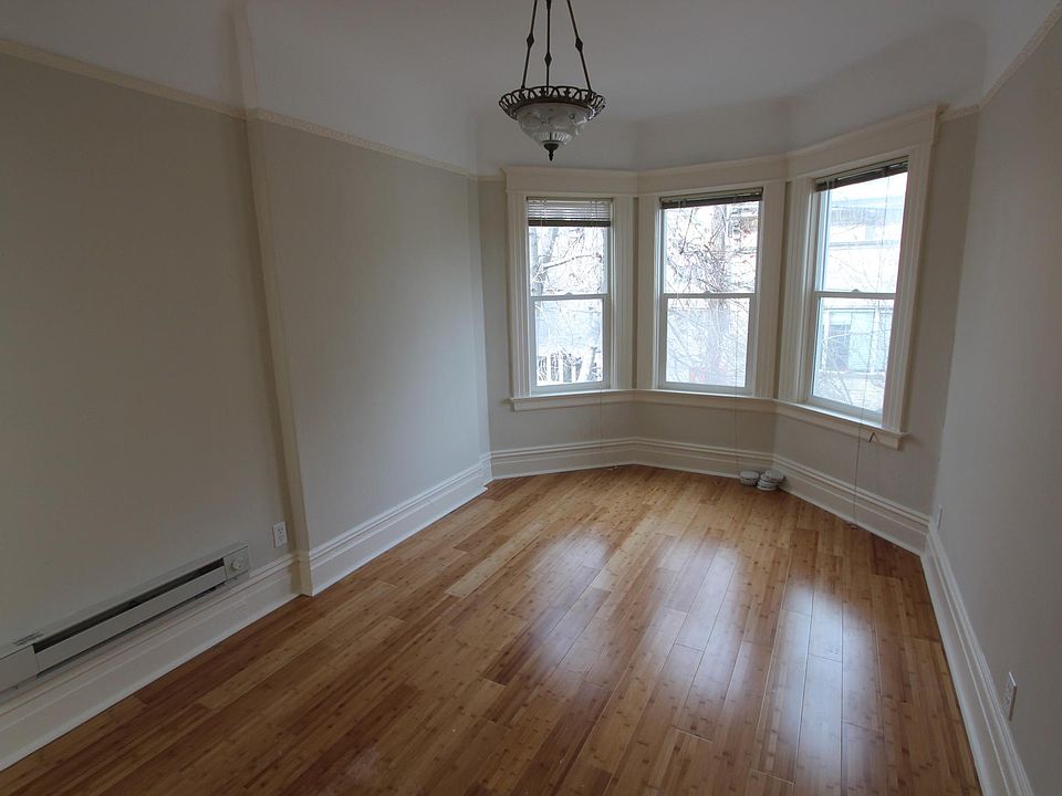 1st image of 483 Linden St #10