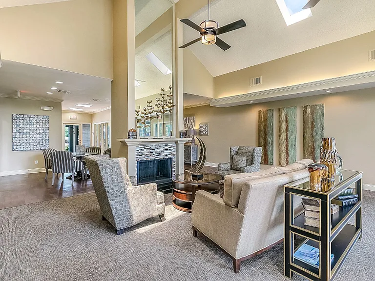 Lakes of Chateau Estates North — Photo 18