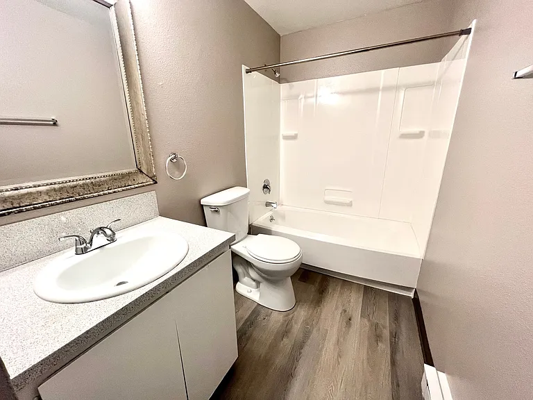 Forest Park Apartments — Photo 15