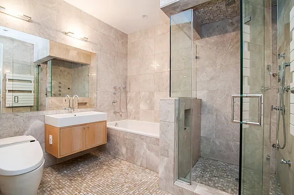 Rented by SPORN GROUP LLC | media 22