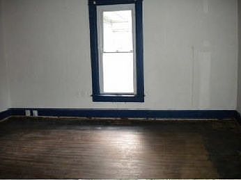 5th image of 1155 N Centennial St