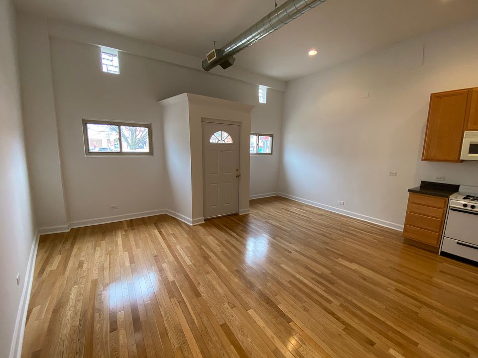 1st image of 2511 W Winona St #1F