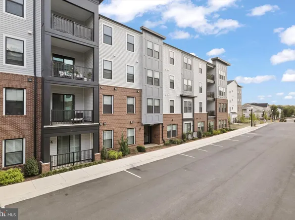 23688 Bolton Crescent Ter #204, Ashburn, VA 20148