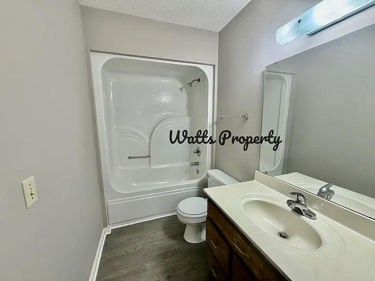135 12th Ave NW — Photo 6