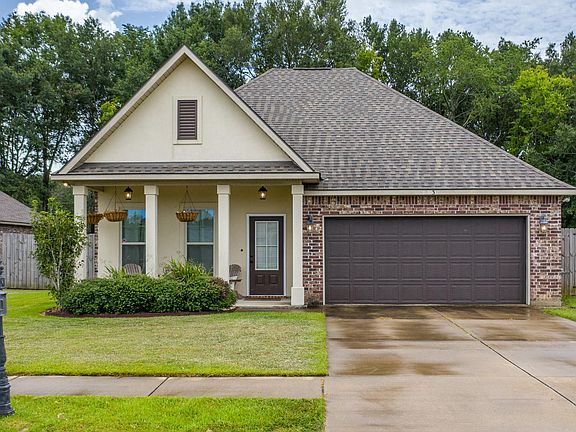 3rd image of 203 Ouachita Dr