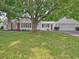 6 Winsor St, Smithfield, RI 02828