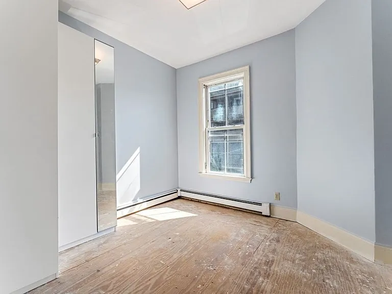 42-44 Woodlawn St #5 — Photo 14