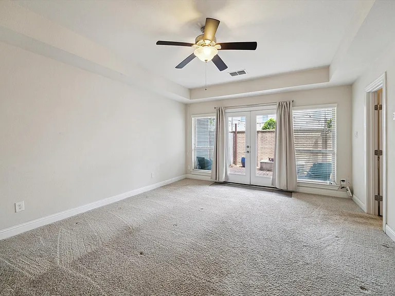6013 Kansas St #B — Photo 15