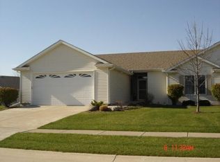 19 Madison Cir, Davenport, IA