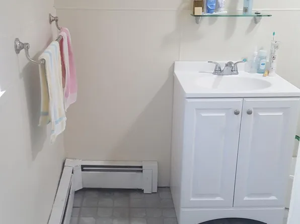 26 Clifton St APT 2, Worcester, MA 01610
