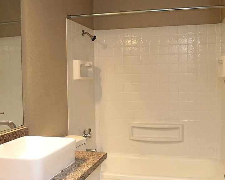 9222 N Lombard St — Photo 25