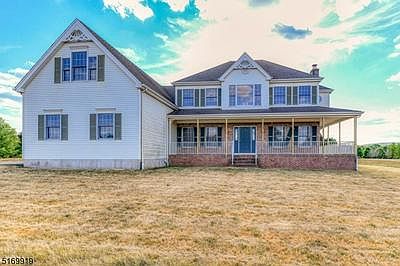 1st image of 11 Amerman Ln