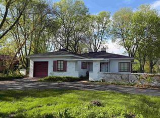 1822 E State St, Rockford, IL 61104