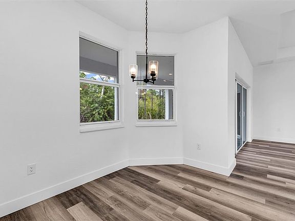 4th image of 23458 Mac Beth Ct