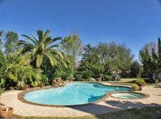 601 Fernwood Dr, Friendswood, TX 77546