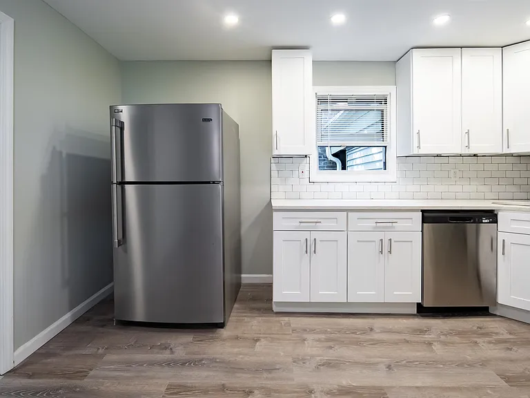 169 Hutton St #2 — Photo 1