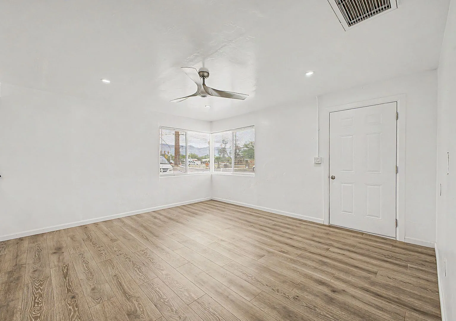 Remodeled 2 Bedroom 1 Bath in Tucson — Photo 4