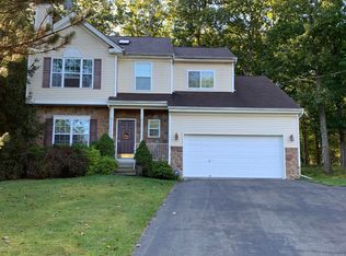 205 Welford Ct, Bushkill, PA 18324