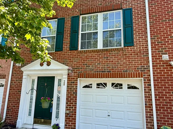 28 Abby Rd, Farmingdale, NJ 07727
