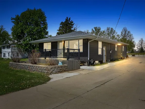 2630 Union Dr SW, Cedar Rapids, IA 52404